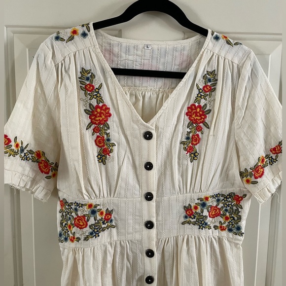 V-Neck Cream/Off White Embroidered Floral Midi Button Dress | Size L - Picture 5 of 10